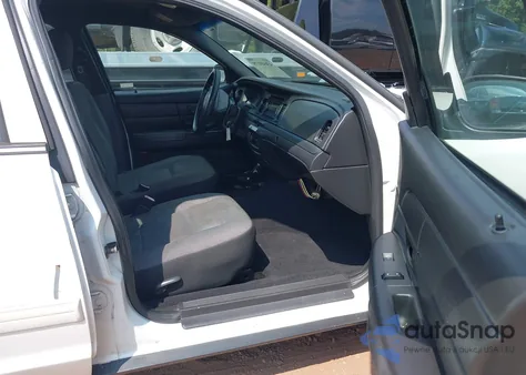 2009 Ford Crown Victoria Police/Police Interceptor z USA, uszkodzony, nr VIN 2FAHP71V49X132555